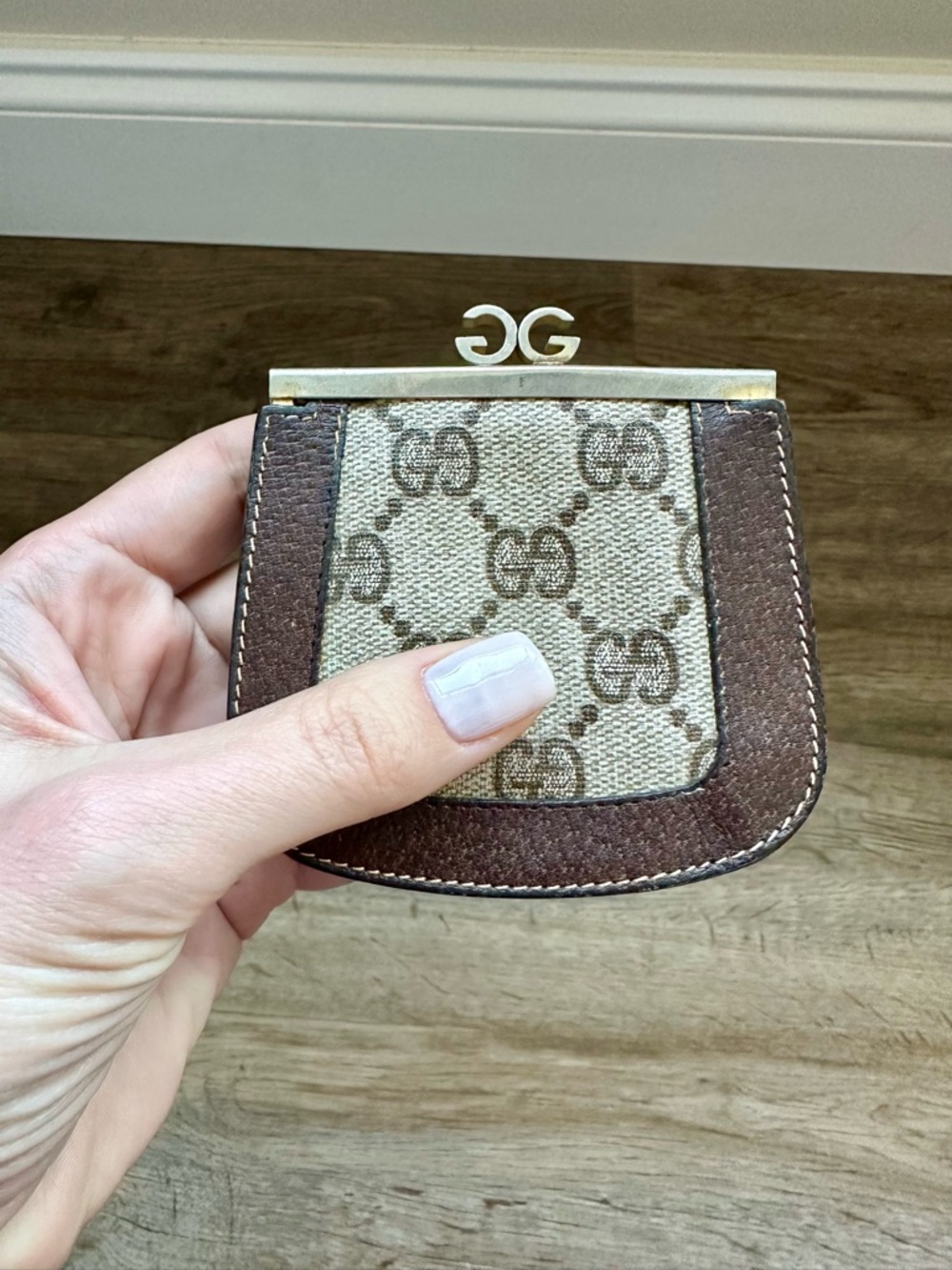 Vintage Gucci Monogram Kiss Lock Coin Purse - Picture 6 of 6
